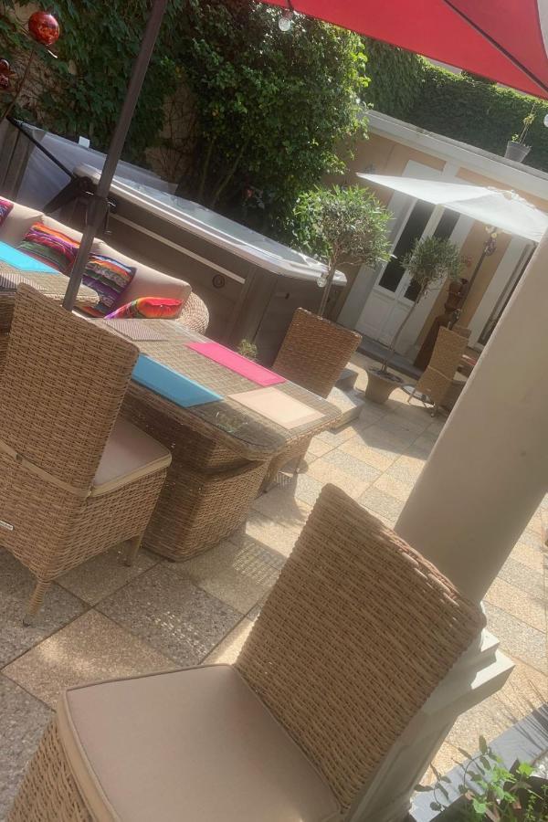 Guesthouse La Villae Mazamet Buitenkant foto